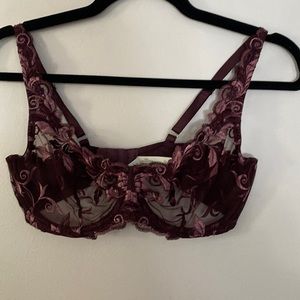 Soma, lace bra, 2-hook back closure, Size 34D